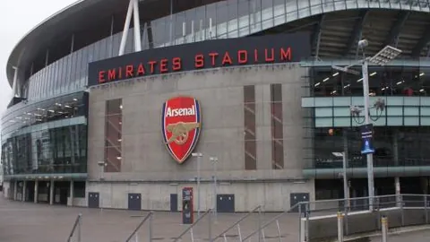 巴萨复古球衣小罗版热销，0506期引发球迷抢购潮，价格超百欧